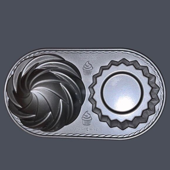 Nordic Ware - Cute Cupcake Pan - Cast Aluminum - Giant Cupcake - 6 Cup - Picture 5 of 5